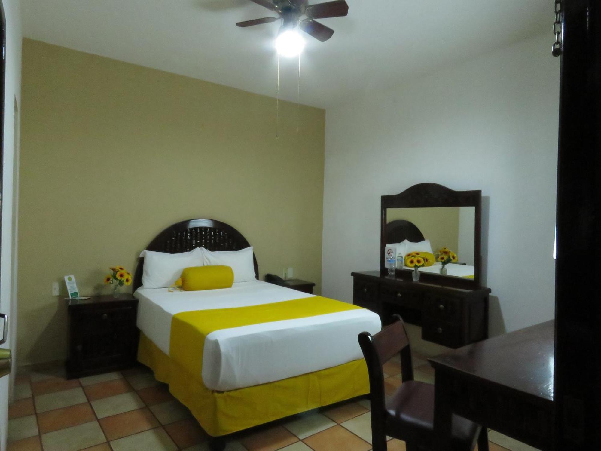 Hotel Los Girasoles Tepic Buitenkant foto