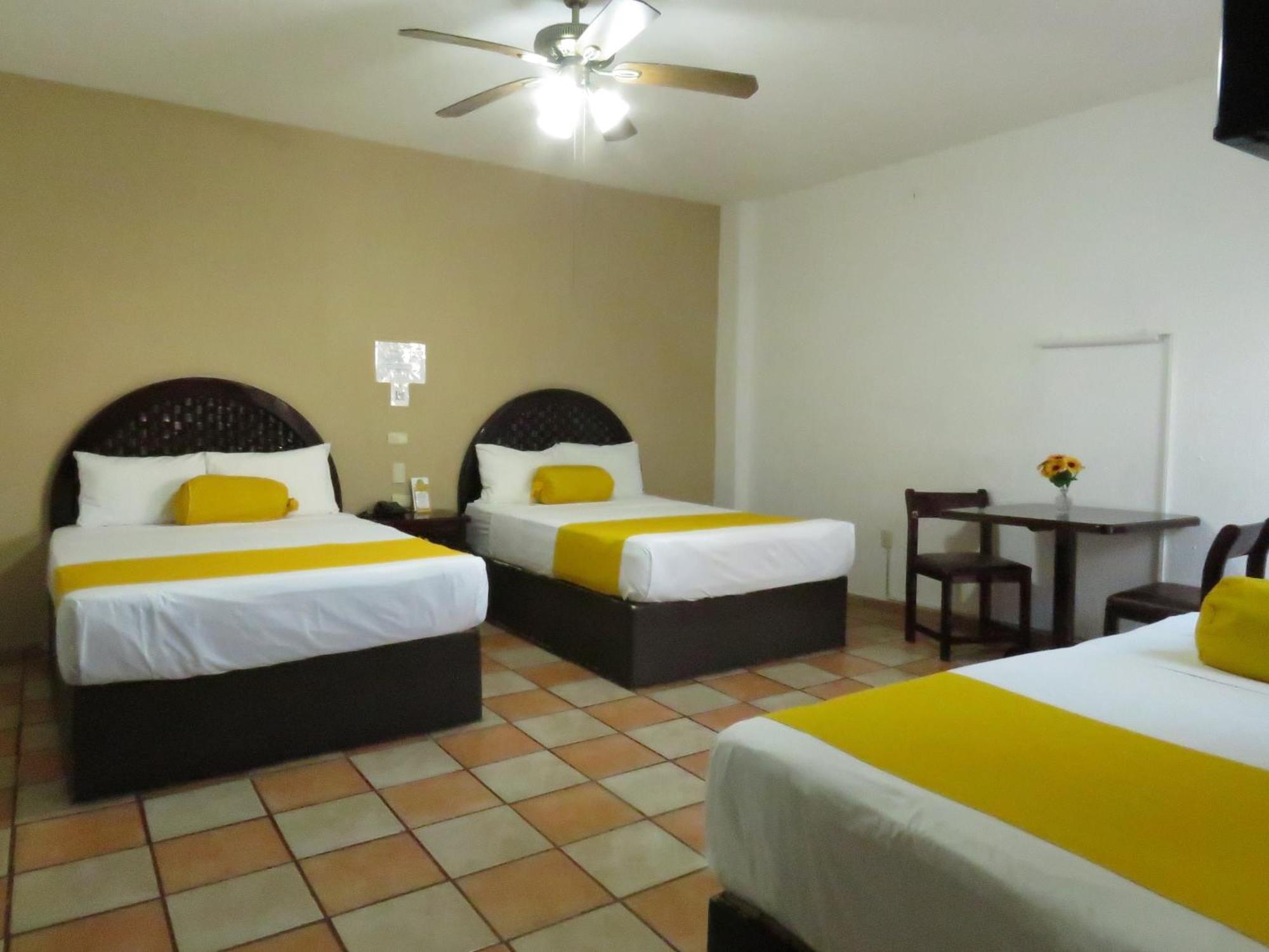 Hotel Los Girasoles Tepic Buitenkant foto